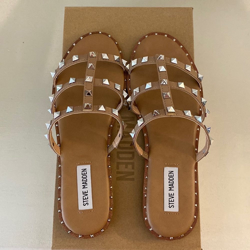 *NEW IN BOX* Steve Madden Averill Sandals - Tan - size 8